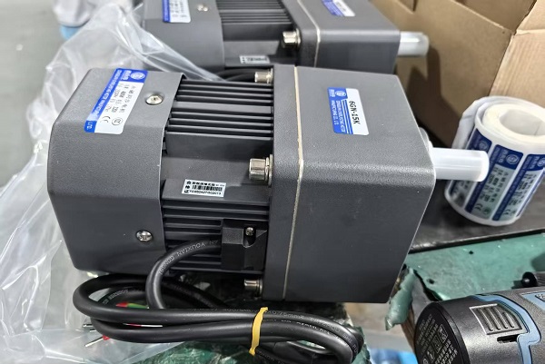 200W永磁同步電機.jpg