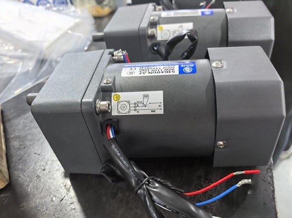 罐頭封口機減速電機.jpg