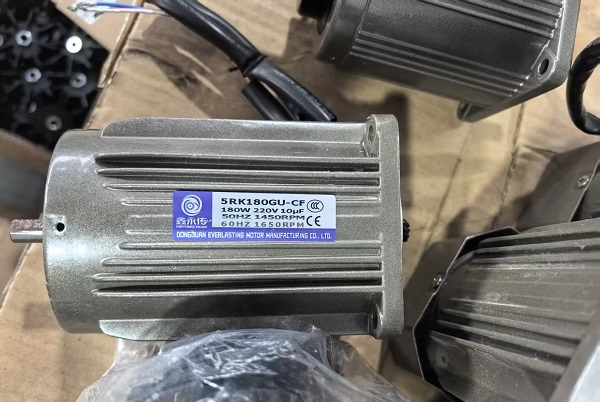 烘焙機(jī)械錐形滾圓機(jī)減速電機(jī)180W.jpg
