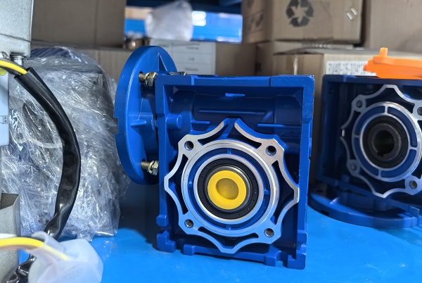 自動定量包裝秤電機減速機,NMRV040-370W減速電機.jpg