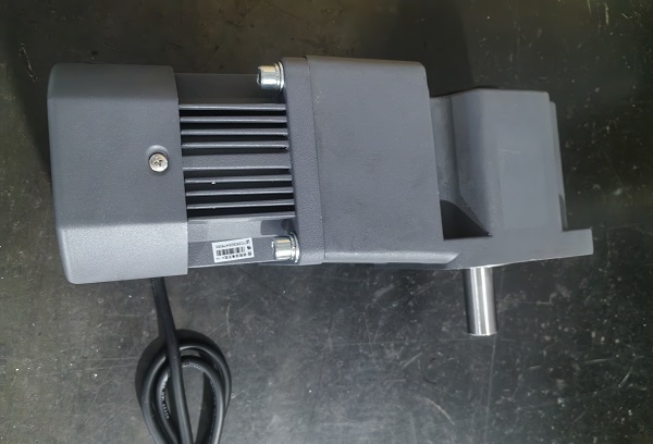 倍速鏈輸送線電機(jī)減速機(jī),200W直角減速電機(jī).jpg