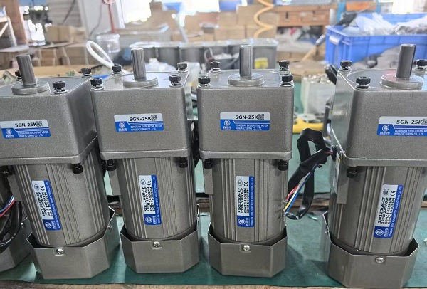 紙盒分頁機電機減速機,6IK200GU-AMF微型齒輪減速電機.jpg