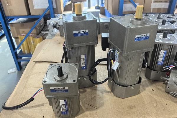 預制菜真空包裝機電機減速機,6IK200A-CMF微型齒輪減速電機.jpg