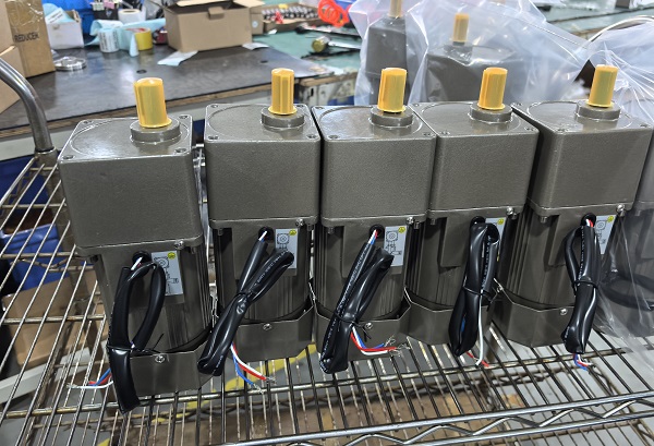 水平牽引機電機減速機,5IK180A-AMF微型減速電機.jpg