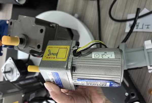 卡片分頁(yè)機(jī)電機(jī)減速機(jī),2IK6A-A 6W微型減速電機(jī).jpg 卡片分頁(yè)機(jī)電機(jī)減速機(jī),2IK6A-A 6W微型減速電機(jī).jpg