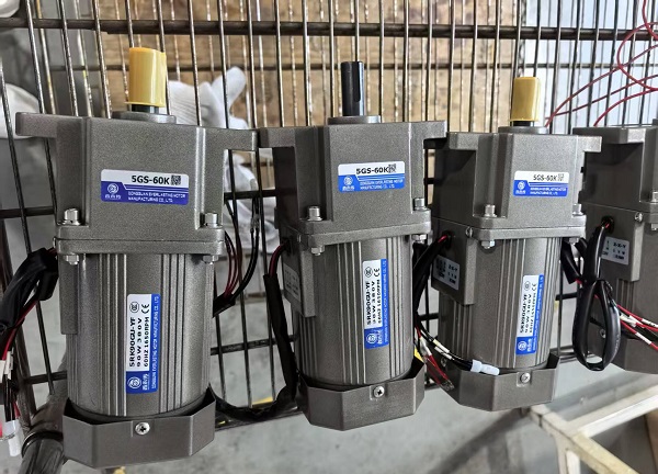 吐司分條機電機減速機,5RK40GN-A 40W微型減速電機.jpg 吐司分條機電機減速機,5RK40GN-A 40W微型減速電機.jpg