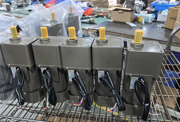 大棚卷簾機電機減速機,6IK300GU-CF 300W小微型減速電機.jpg