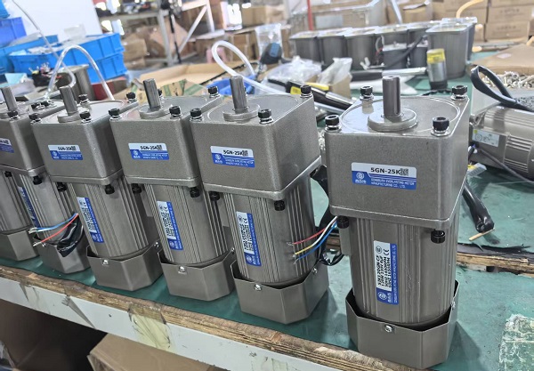 掂鍋機電機減速機,6IK250A-CMF 250W微型減速電機.jpg