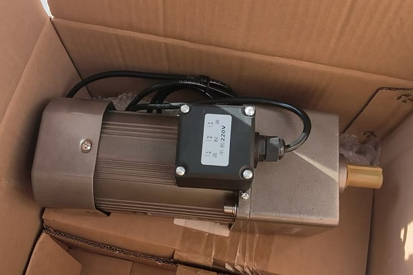 取暖送料機電機減速機,NMRV050-5GU20K-120W減速電機.jpg 取暖送料機電機減速機,NMRV050-5GU20K-120W減速電機.jpg